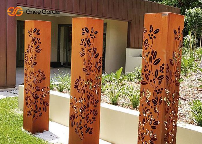 Lanterna decorativa da giardino in metallo acciaio corten tagliata al laser