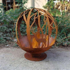 Fornitori di fabbrica Sfera di fuoco in acciaio corten con motivo a cervo in metallo antico Riscaldatori da esterno