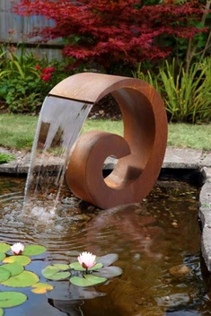 Scultura paesaggistica in acciaio corten, moderna fontana