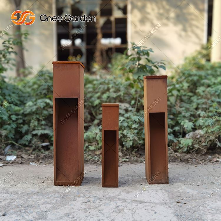 Luci da giardino vintage in acciaio corten solare per esterni del sud-ovest